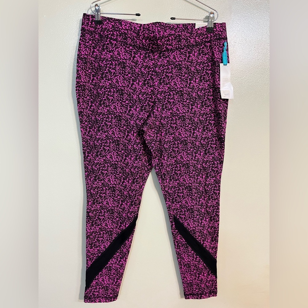 Livi Active Signature Stretch Pink and Black Patterned Leggings Size 18/20 NWT